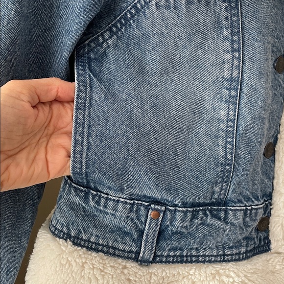 🔥New Celebrity Pink Denim Blue Jean Faux Sherpa Shearling Jacket - Picture 7 of 14